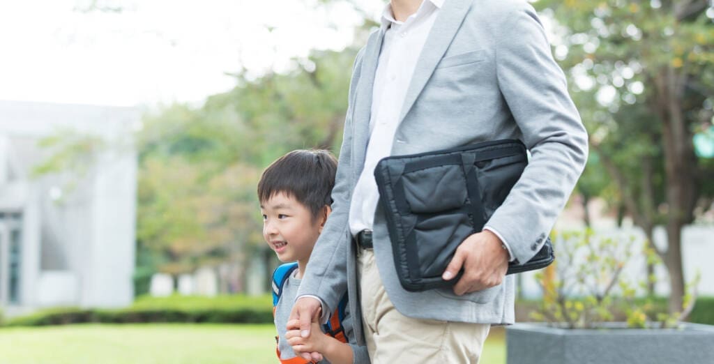 Morningfatherchild | my stellaマイステラブログ|子どもの好きが育つヒントと親子の時間 通学通勤2人で歩く父子の心温まる風景